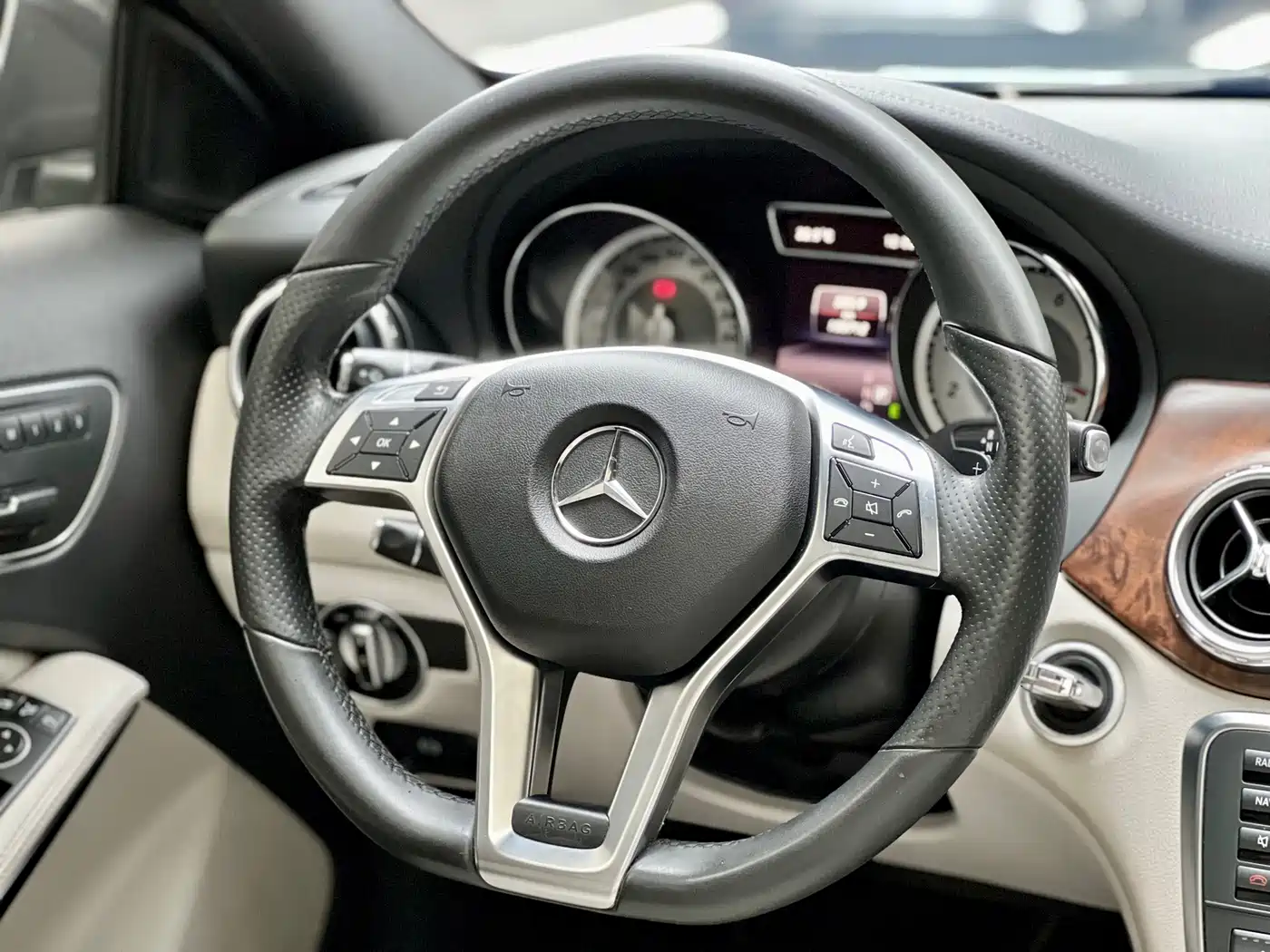 Mercedes-Benz GLA 2015 2015 GLA 260 4MATIC Sport