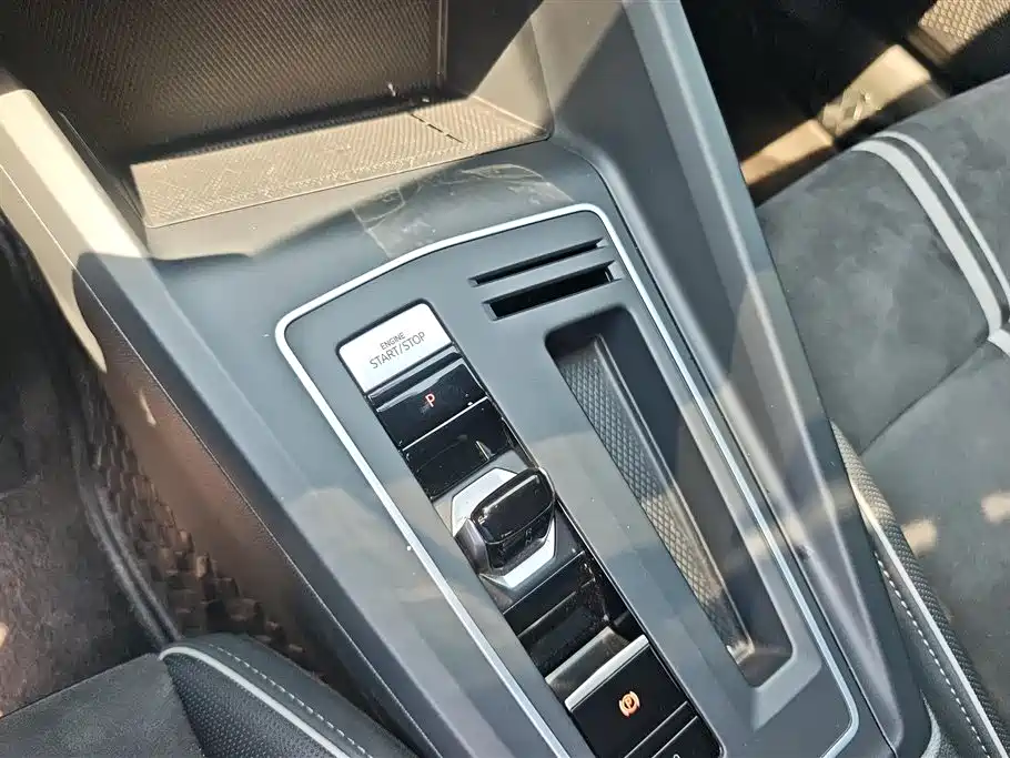 Volkswagen Golf 2023 Facelift 280TSI DSG R-Line фото 16