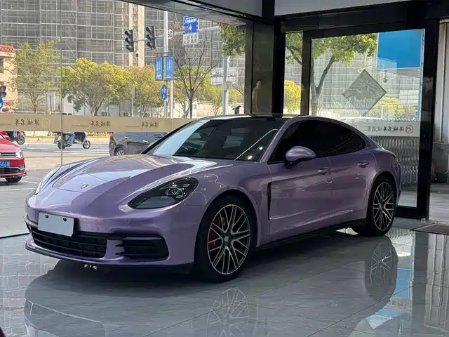 PORSCHE PANAMERA