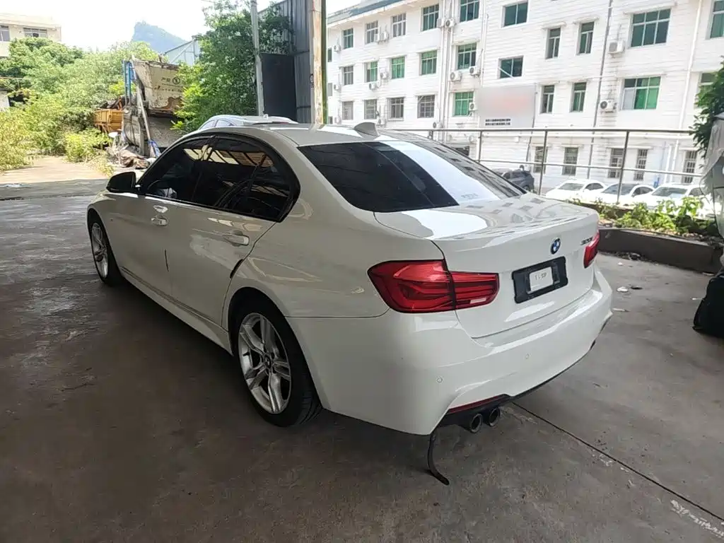 Photo 5 - BMW 3 Series
