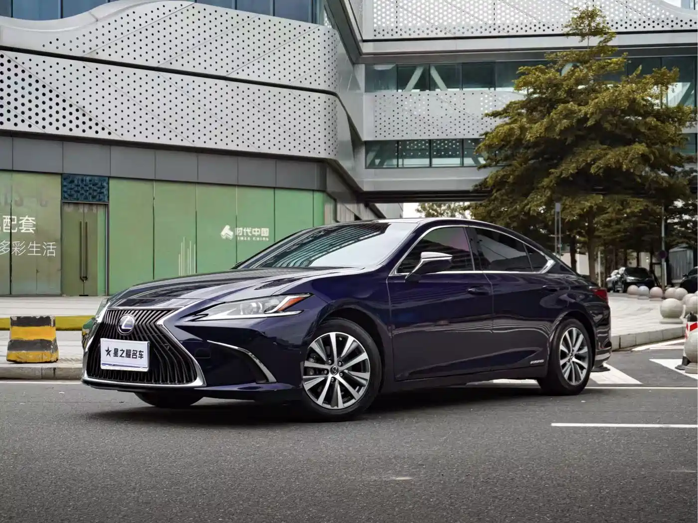 Lexus ES 2020 Model 300h Excellence Edition