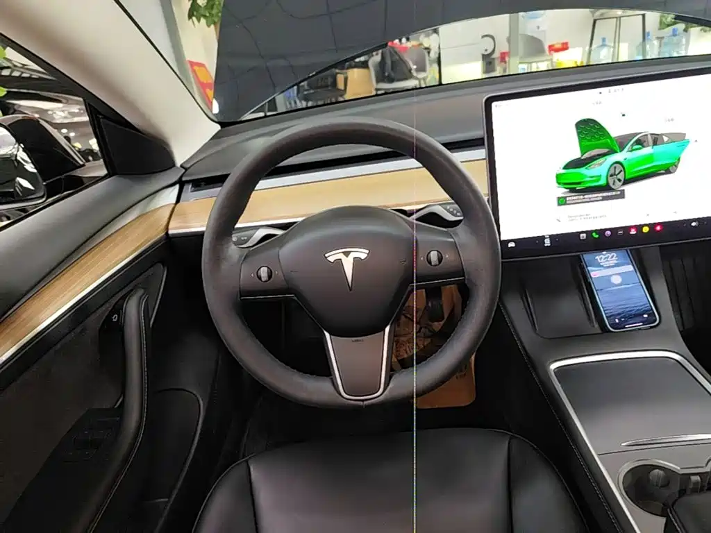 Фото 11 - Tesla Model 3