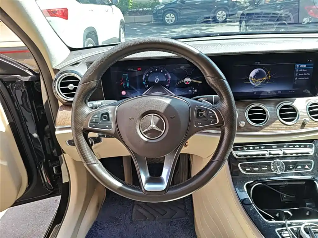 Mercedes-Benz E-Class 2016 E 300 L Fashion Type фото 11