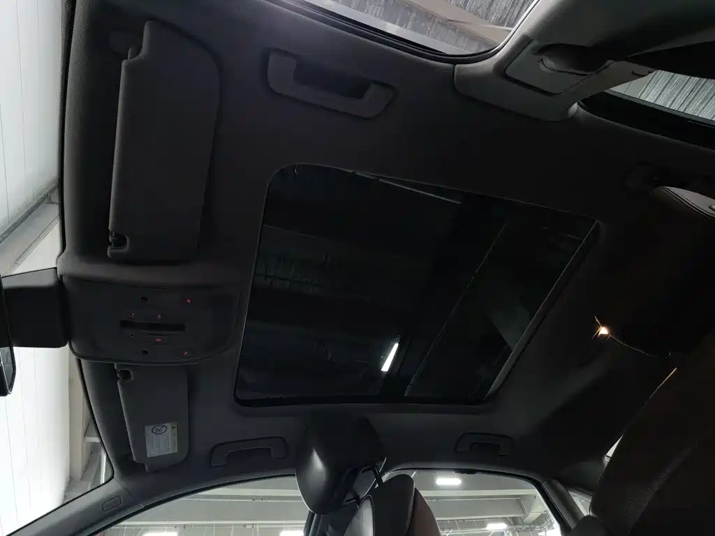 Фото 14 - Audi A6L