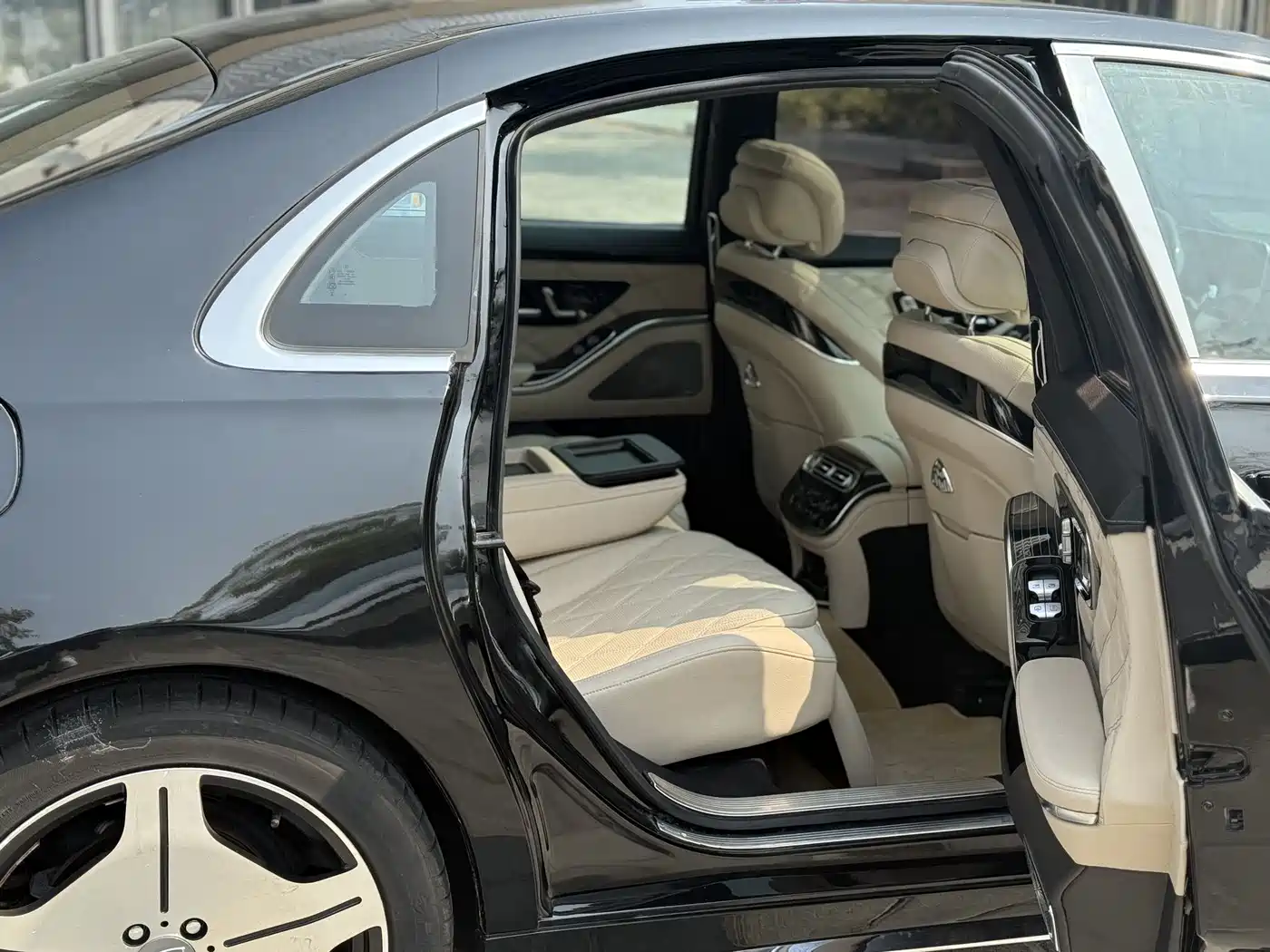 Mercedes-Benz S-Class 2012 S 300 L Luxury Grand Edition фото 7