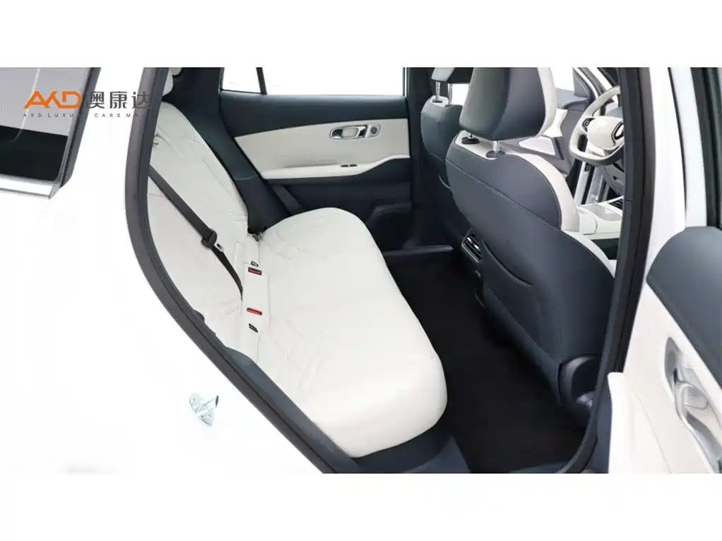 Geely Galaxy Galaxy Starship 7 EM-i 2025 Model 120km Voyage+ Edition фото 8