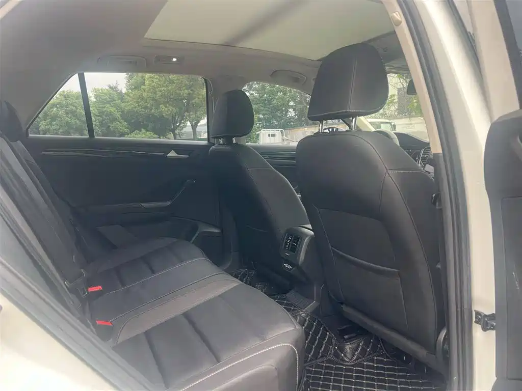 Volkswagen T-ROC 2021 280TSI DSG 2WD Luxury Connected фото 6