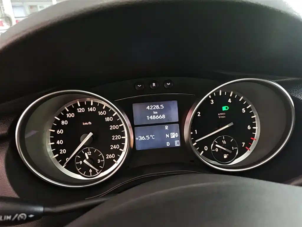Mercedes-Benz R-Class 2017 R 320 4MATIC Business Collector's Edition фото 12