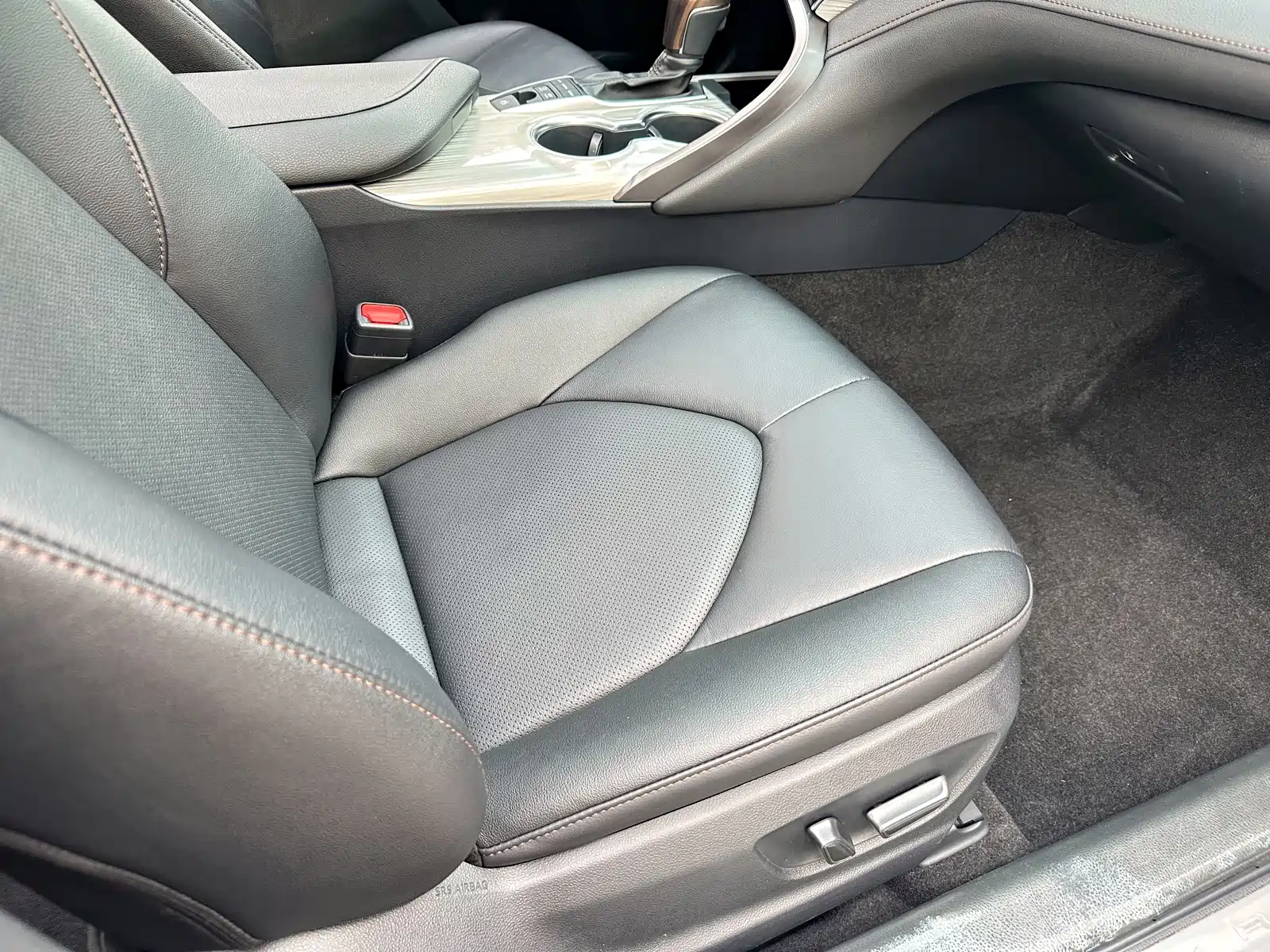 Фото 24 - Toyota Camry