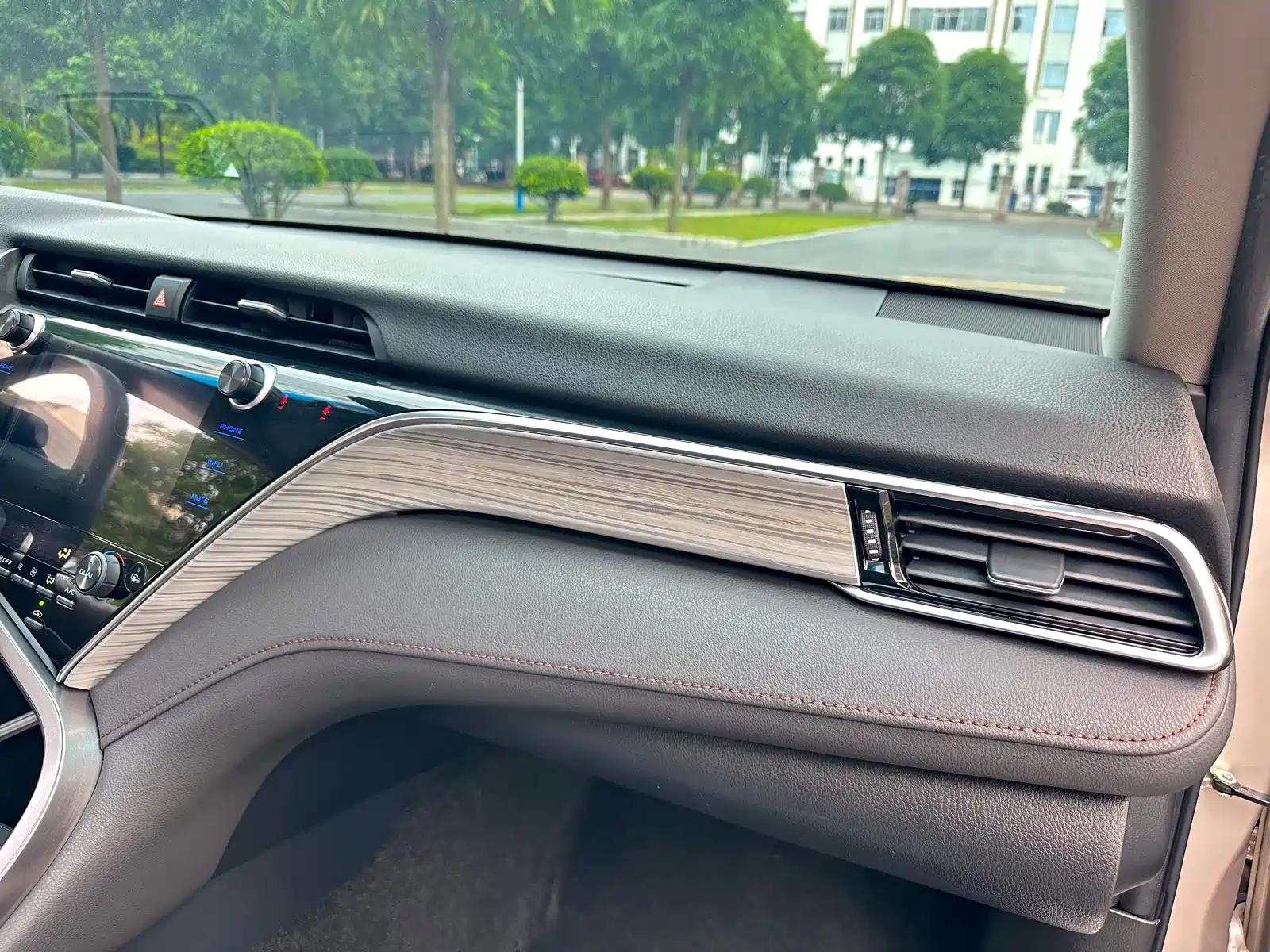 Фото 22 - Toyota Camry