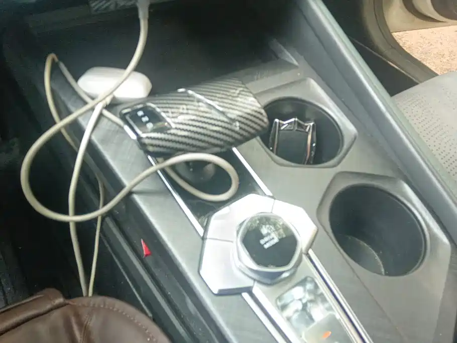 Changan UNI-V iDD 2025 2024 Blue Whale Smart iDD 136km Smart Cool