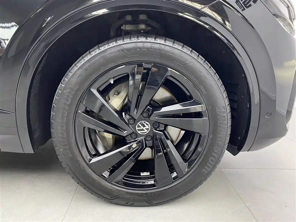 Volkswagen Touareg 2022 3.0TSI Rui Xiang Edition Gloss Black Sport Package фото 37