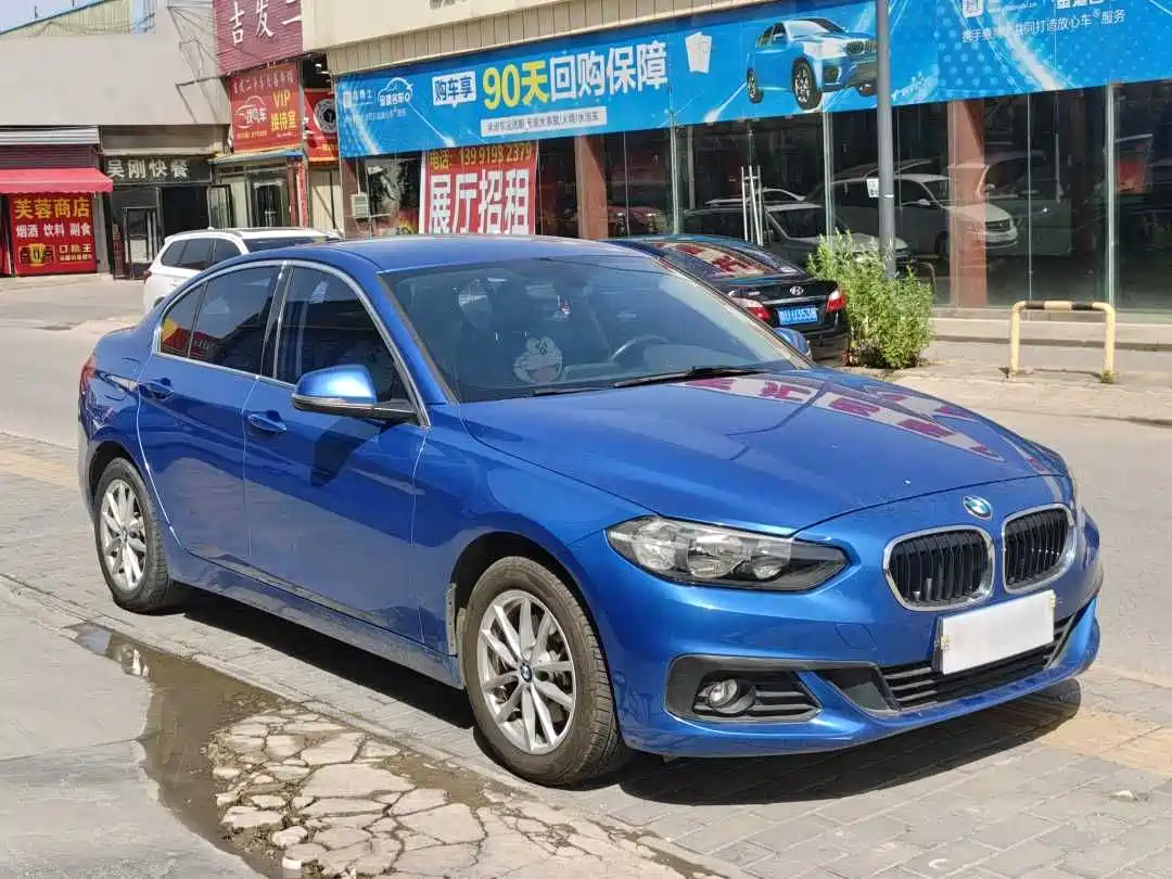 BMW 1 Series 2017 118i Fashion фото 3