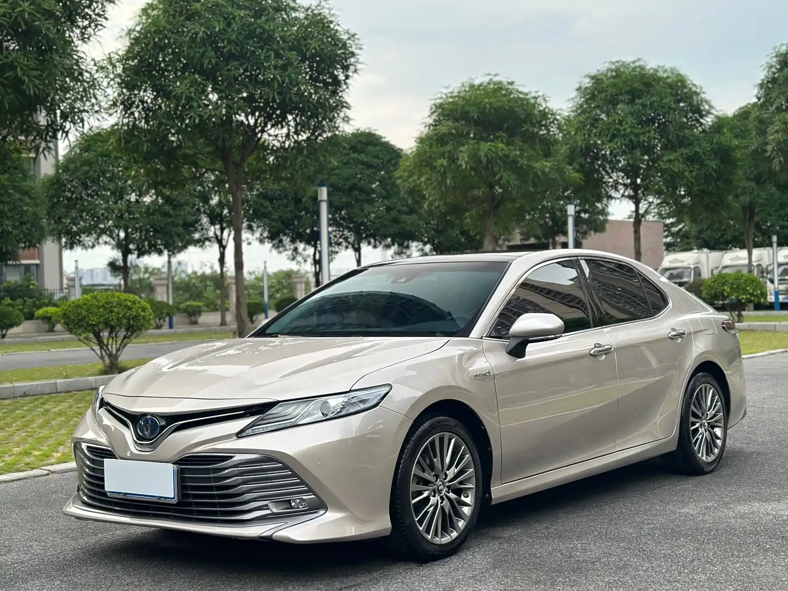 Фото 1 - Toyota Camry