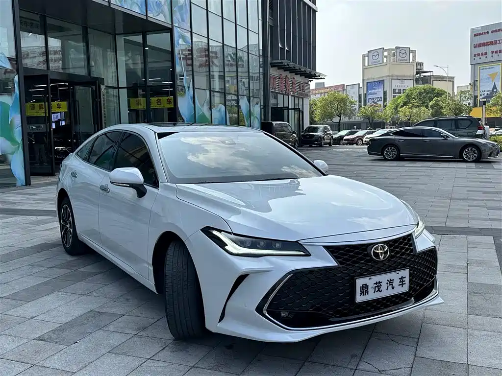 Toyota Avalon 2023 2.5L Luxury Edition фото 6