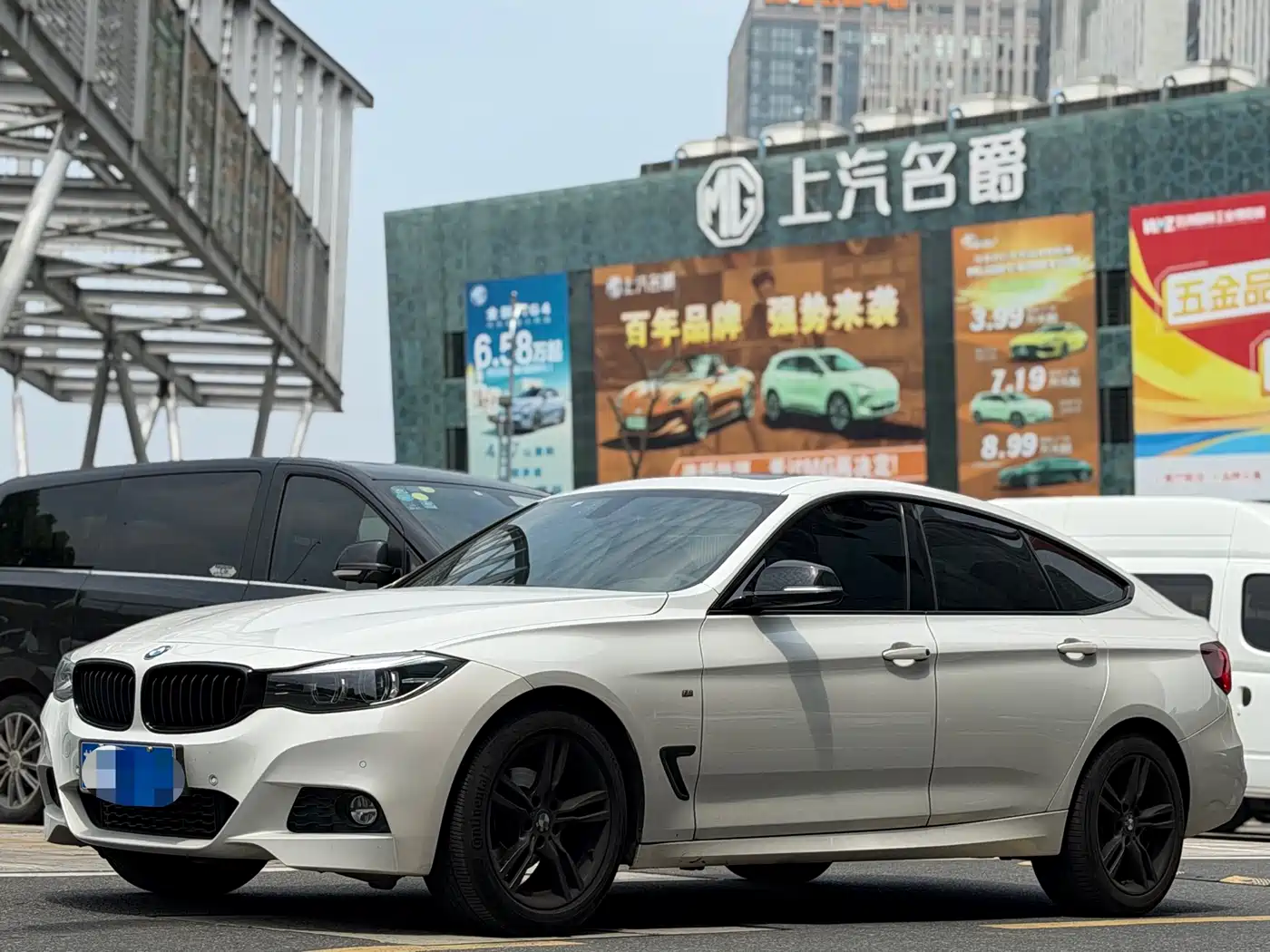 BMW 3 Series GT 2018 320i M Sport