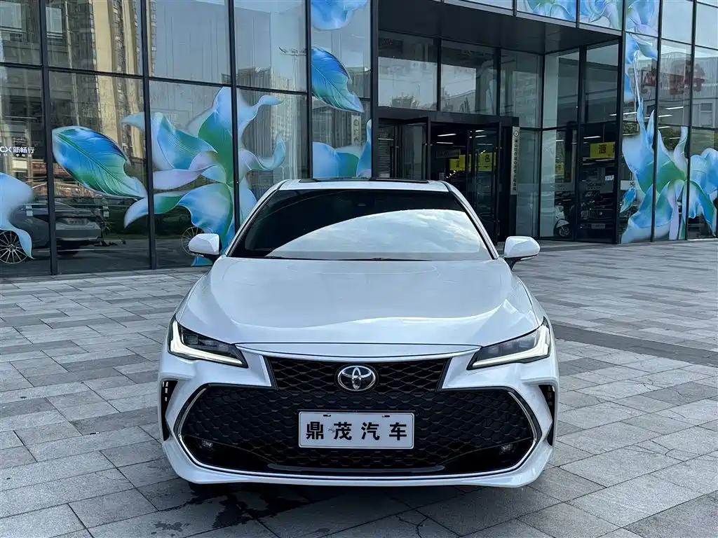 Toyota Avalon 2023 2.5L Luxury Edition фото 2