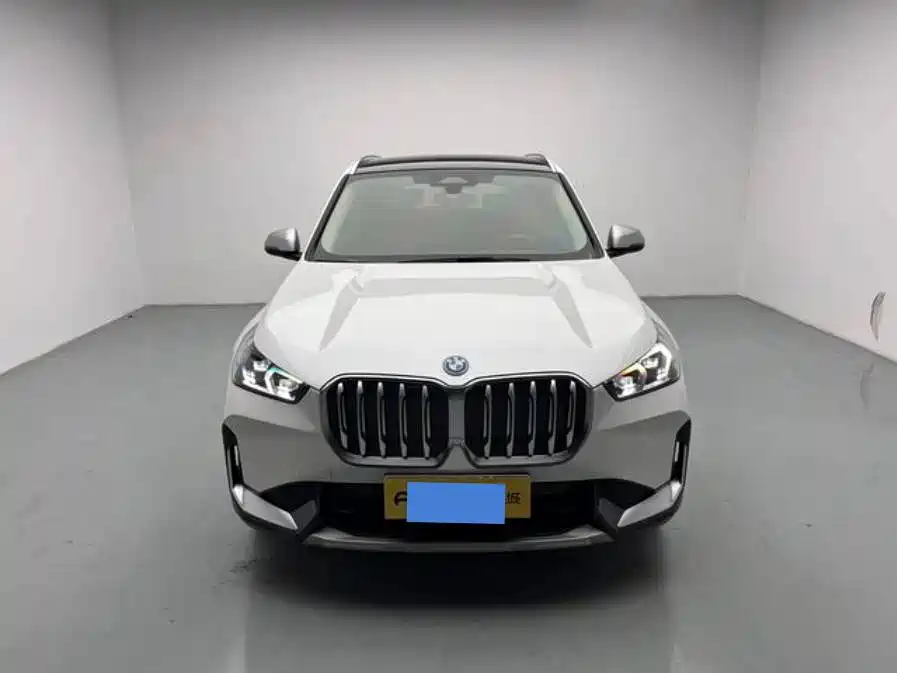 Фото 1 - BMW iX1