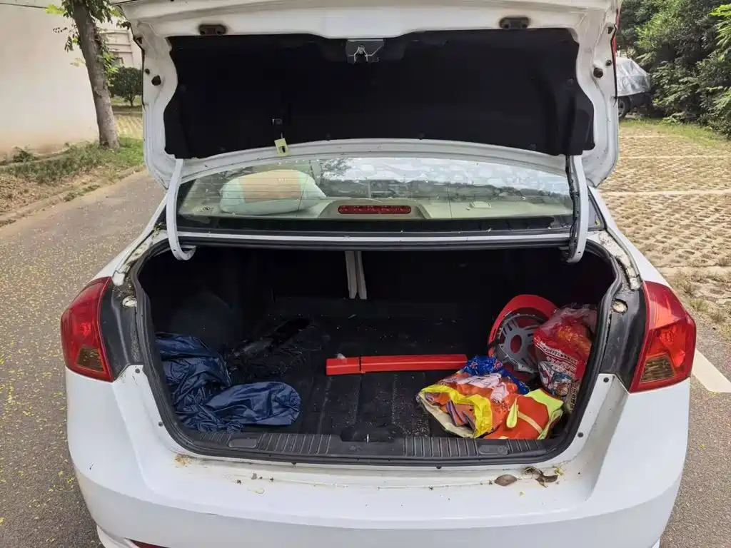 Photo 4 - Buick Excelle