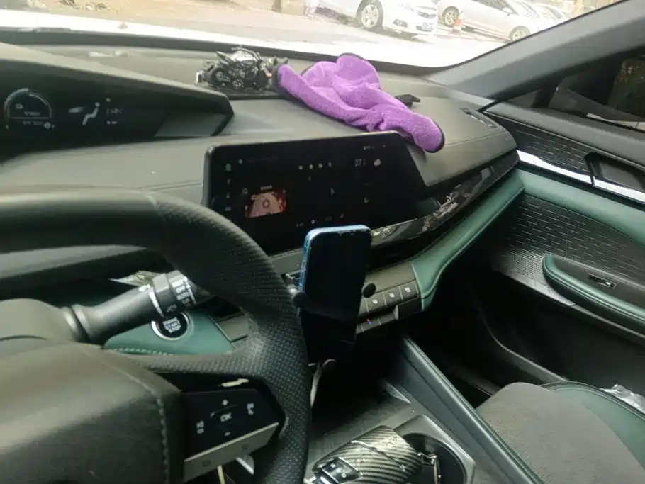 Changan UNI-V iDD 2025 2024 Blue Whale Smart iDD 136km Smart Cool