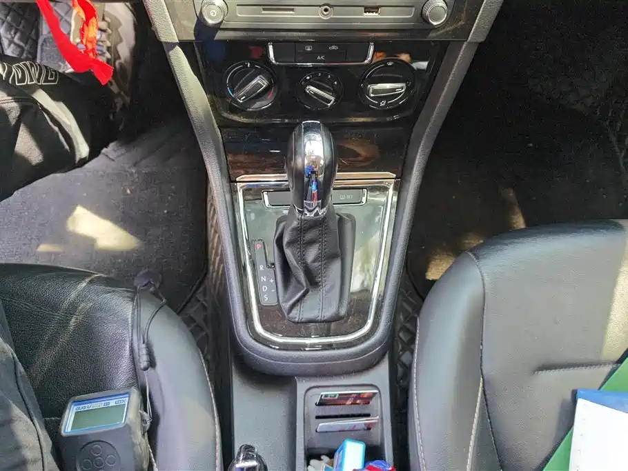 Volkswagen Bora 2017 1.6L Automatic Comfort фото 16