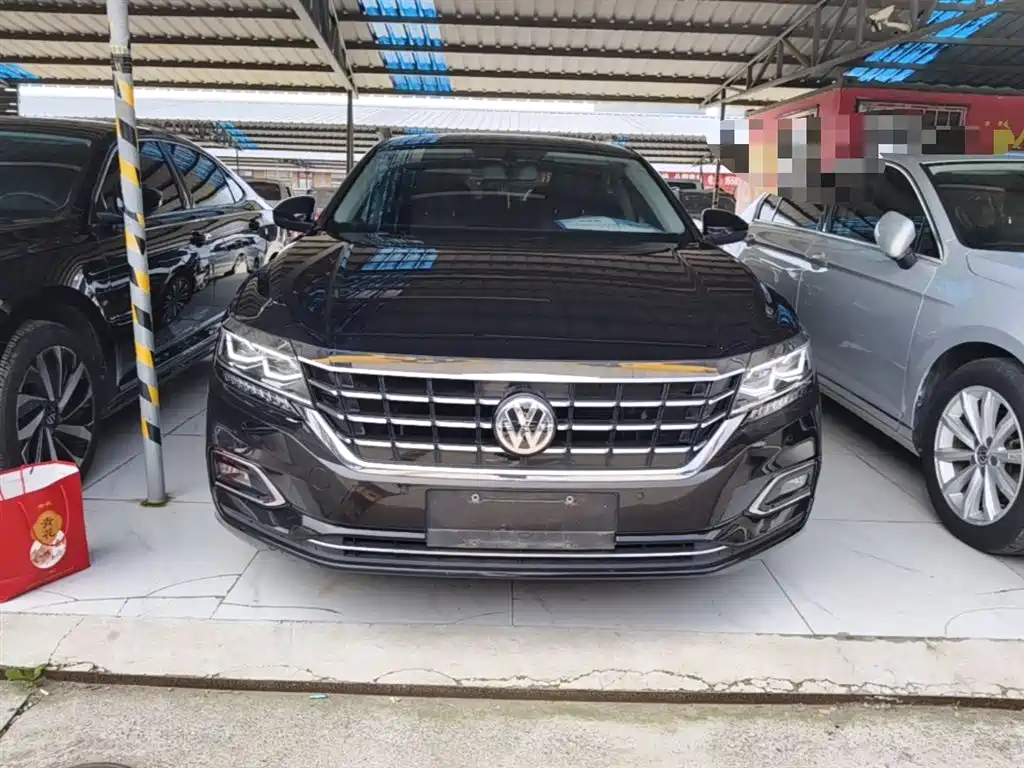 Volkswagen Passat 2019 330TSI Luxury Edition China VI фото 3