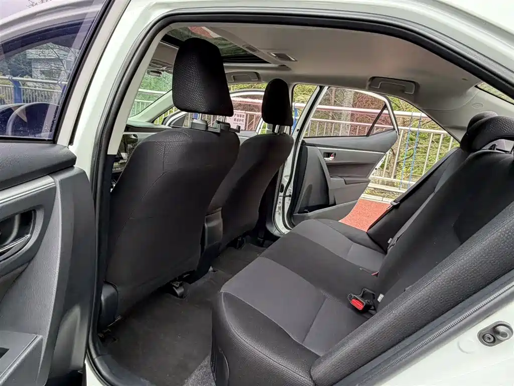 Toyota Levin 2016 Hybrid 1.8H GS E-CVT Elite фото 9