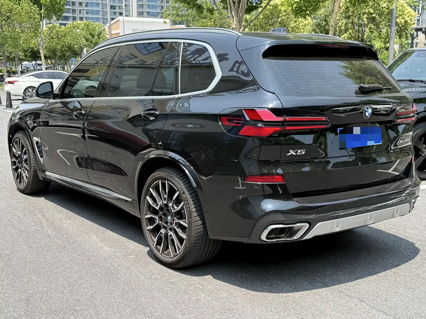 BMW X5 2023 xDrive 40Li M Sport Package фото 9