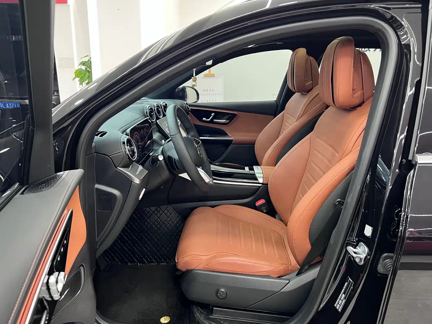 Mercedes-Benz GLC 2024 GLC 260 L 4MATIC Dynamic 5-seater фото 9