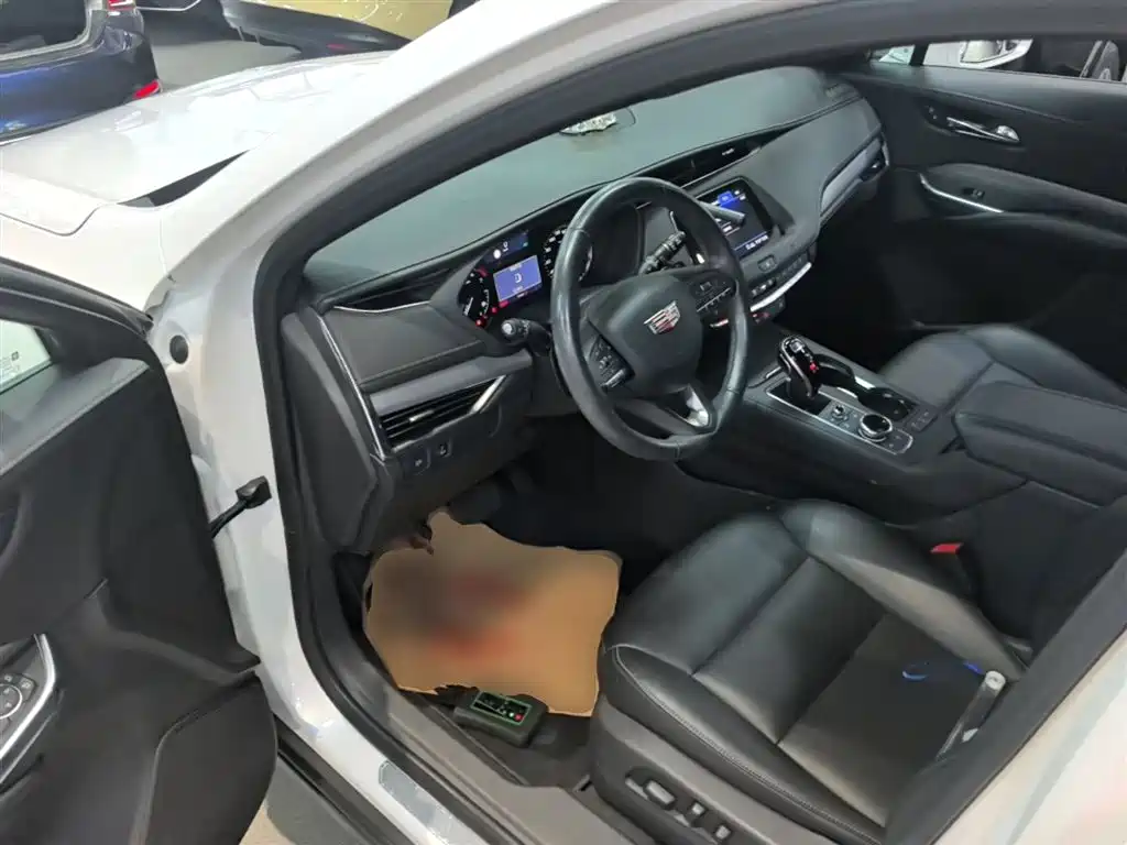 Cadillac XT4 2020 Facelift 28T 2WD Leading фото 16