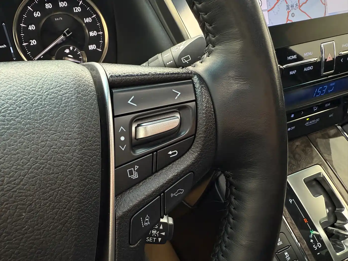 Toyota Vellfire 2021 Crown Hybrid 2.5L HV Premium Edition фото 18