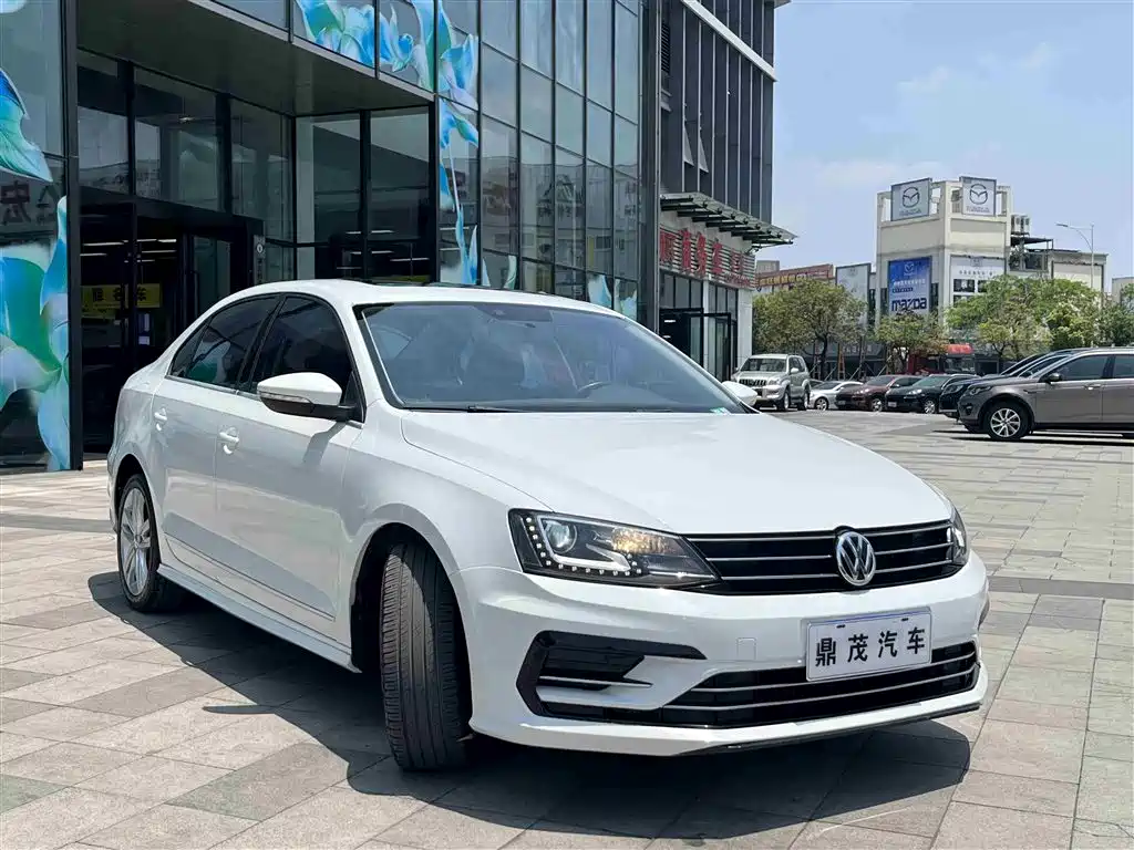 Volkswagen Sagitar 2018 280TSI DSG Spark Edition фото 6