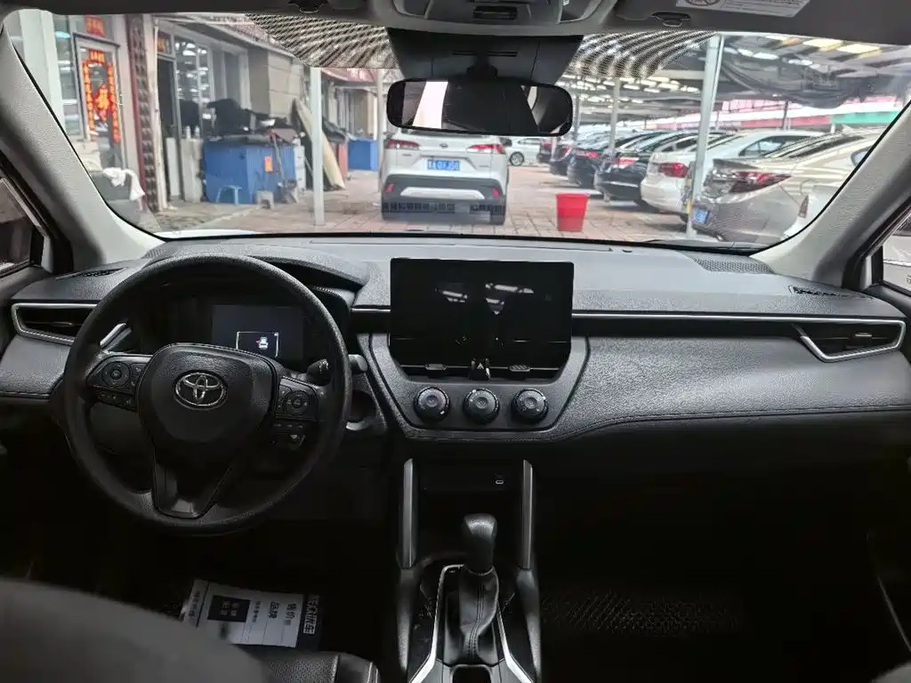 Toyota Corolla Cross 2023 2.0L Pioneer Edition фото 7