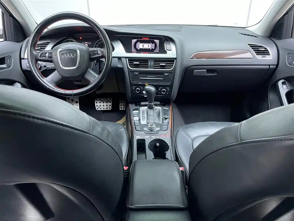 Audi A4L 2012 2.0 TFSI Automatic Technology фото 24