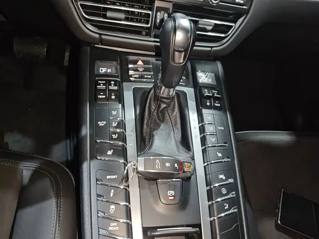 Porsche Macan 2018 Macan 2.0T фото 10