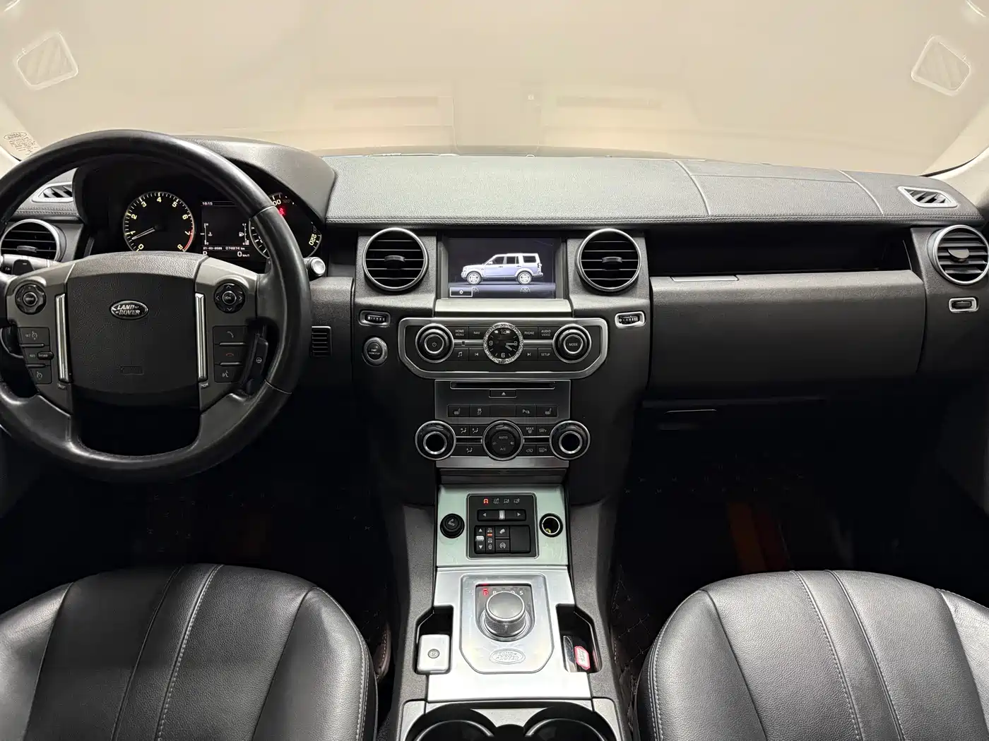 Land Rover Discovery 2016 3.0 SC V6 SE фото 3