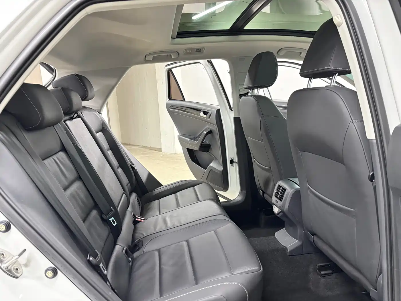 VOLKSWAGEN T ROC EXPLORING SONGS