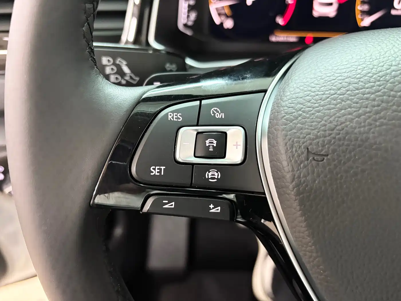 VOLKSWAGEN T ROC EXPLORING SONGS