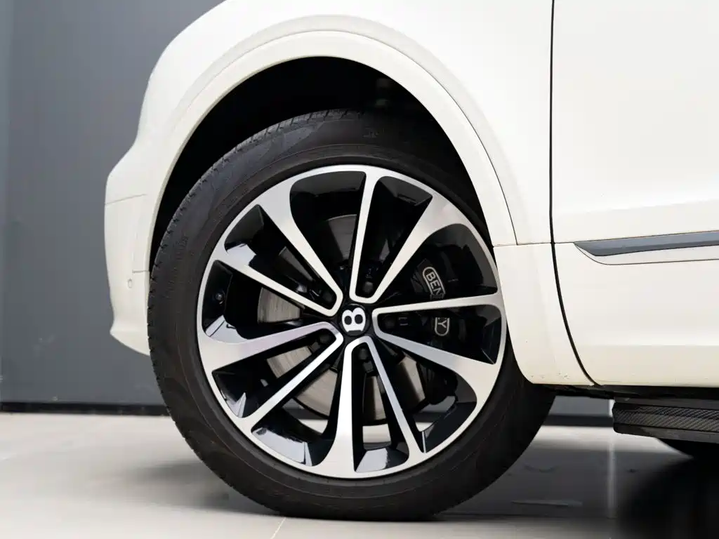 Bentley Bentayga 2025 2024 4.0T V8 Long Wheelbase