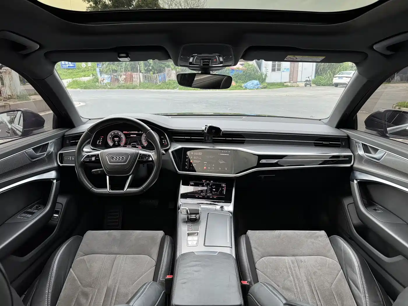 Audi A6L 2023 45 TFSI Premium Selection Dynamic фото 6