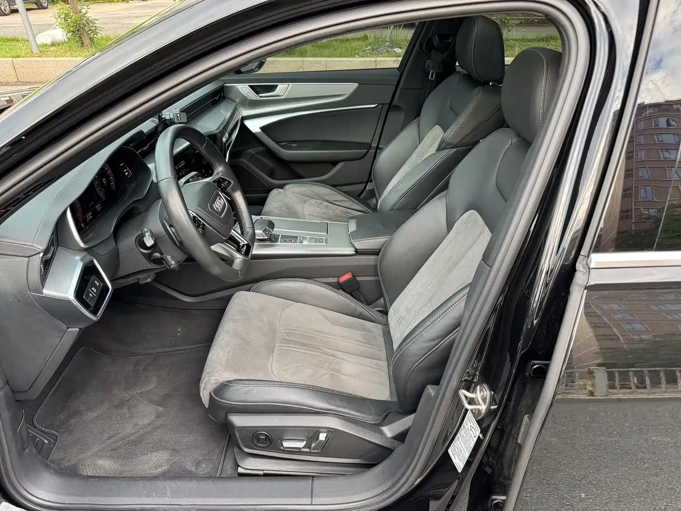 Audi A6L 2023 45 TFSI Premium Selection Dynamic фото 4