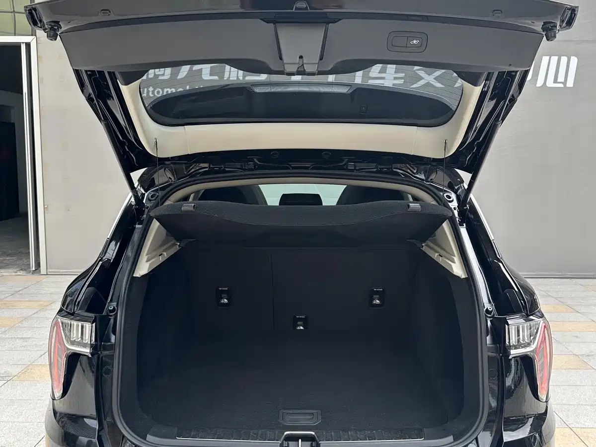 Lynk & Co 01 EM-P 2018 1.5T PHEV Power China V фото 15