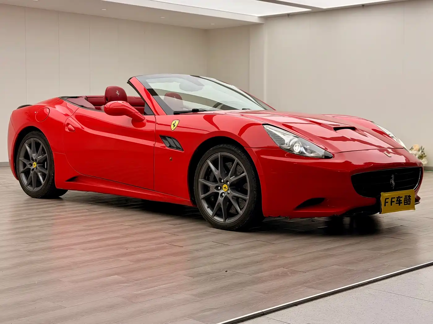 Ferrari California T 2012 4.3L Standard фото 2