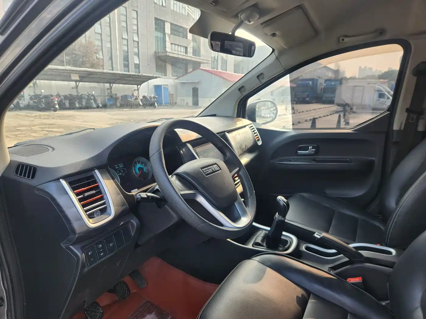 SRM Xinyuan Golden Sealion M 2023 2024 Model 1.5L Travel Lion Passenger Vehicle 5/6/7 Seater