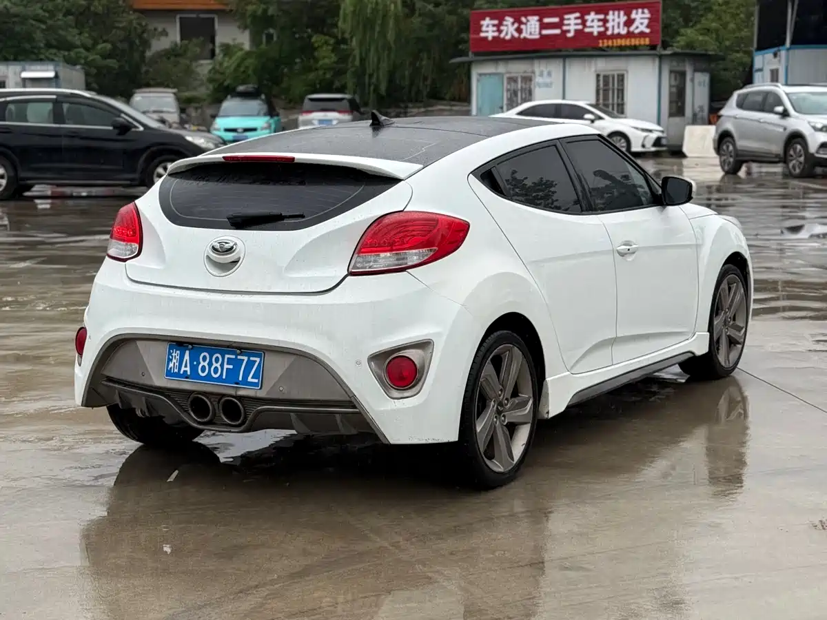 Hyundai Veloster 2012 1.6T Automatic Premium фото 10