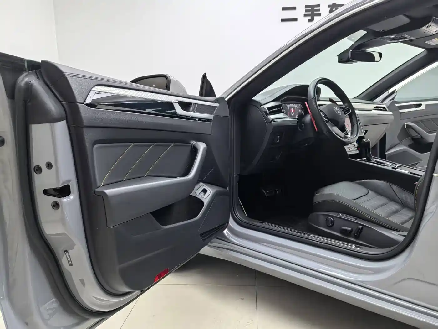 Volkswagen FAW-Volkswagen CC 2023 380TSI Eye-catching Edition фото 14