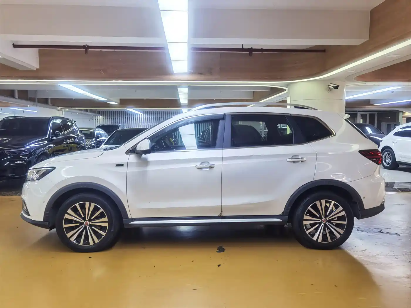 ROEWE RX5 NEW ENERGY