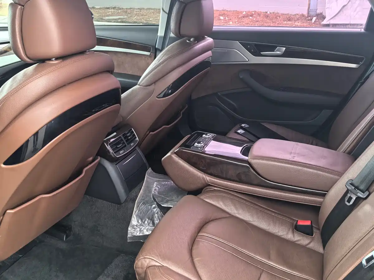 Audi A8 2016 A8L 45 TFSI quattro Comfort фото 8