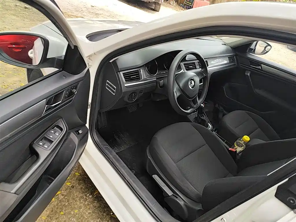 Volkswagen Bora 2016 Model 1.6L Automatic Fashion фото 16