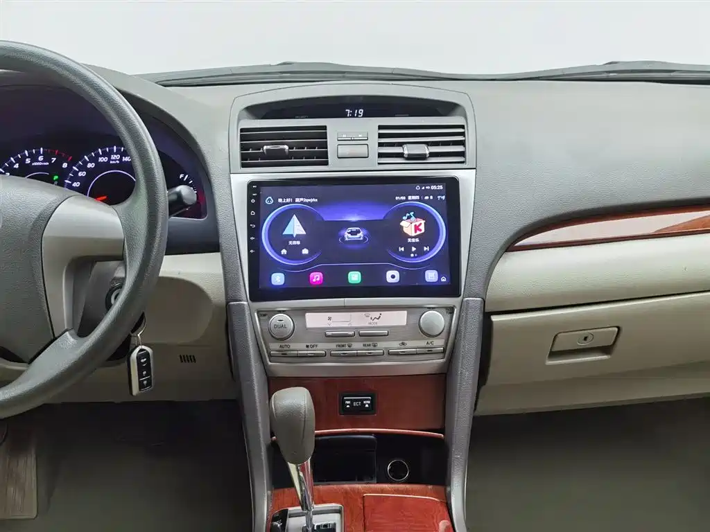 Toyota Camry 2013 200E Classic Elite Edition фото 12